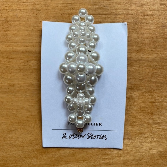 *NWT* 🎀 & Other Stories - Pearl Hair Clip - Picture 1 of 4